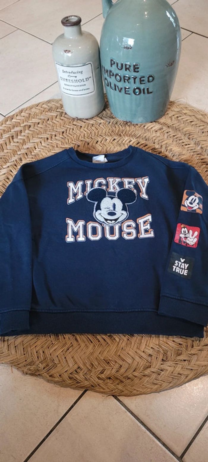Joli pull Mickey Taille 8 ans Parfait état - photo numéro 3