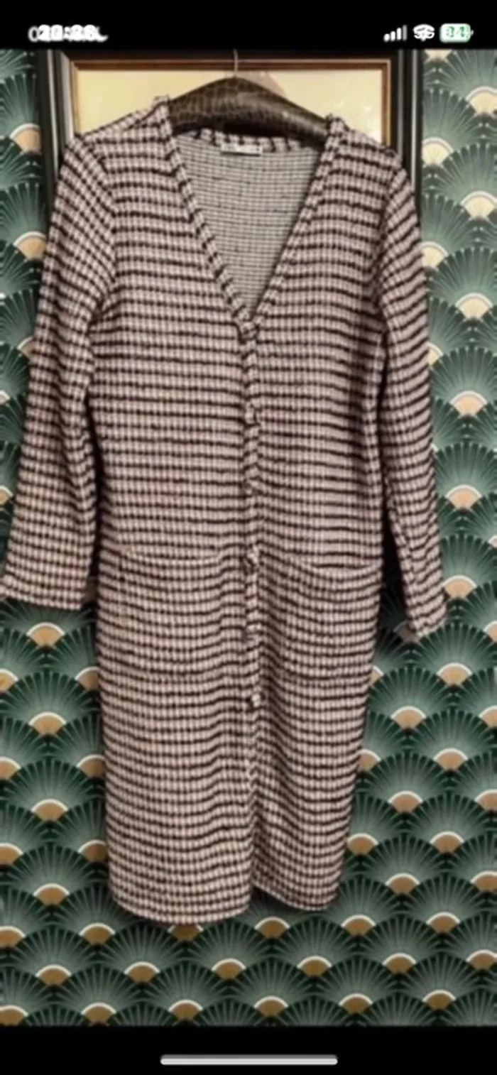 Gilet long tweed Zara taille L Robe mi longue Zara taille L