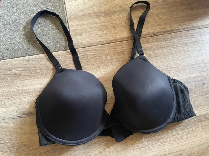 Lot 2 soutien-gorge, 95 D. Rouge et noir. - photo numéro 6