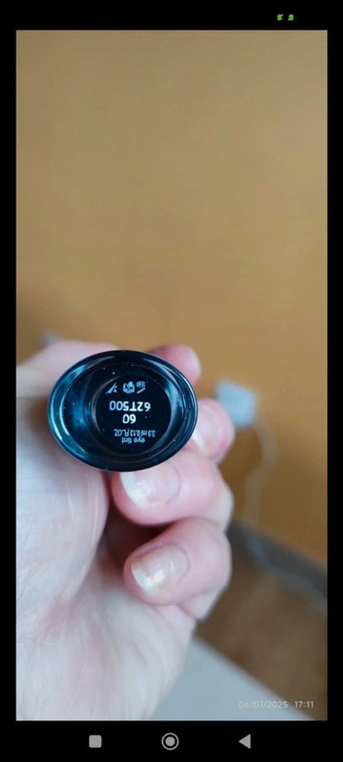 Giorgio Armani Eye Tint Chrome Liquid Eyeshadow Teinte Aurore 06 - photo numéro 4