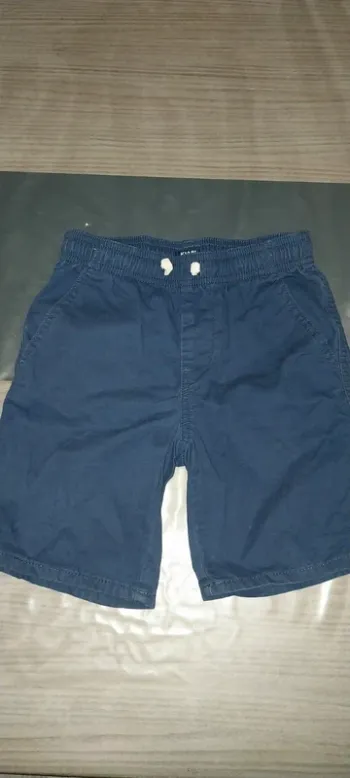 Short Kiabi taille 7 ans