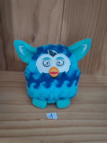 McDonald's 2014 peluche Furby waves