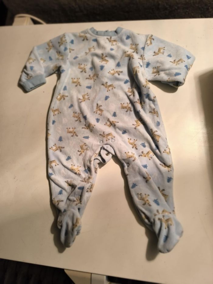 6 pyjamas 9 mois - photo numéro 8