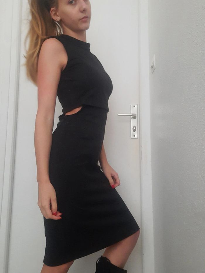 Robe noir chic - photo numéro 2