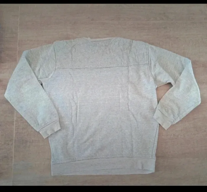 Pull xs garçon - photo numéro 2
