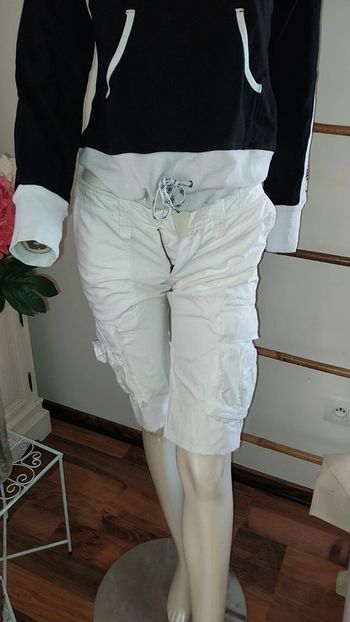 Bermuda/ Short long cargo blanc by Le Temps des Cerises 🍒 Taille US 26 très bon état