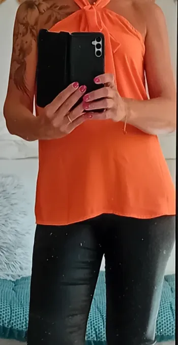 Haut dos nu orange