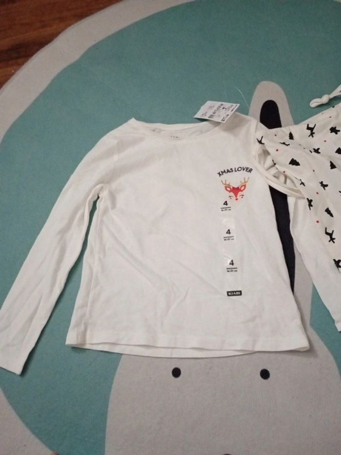 T-shirt manches longues+ pochette neufs 4 ans - photo numéro 2