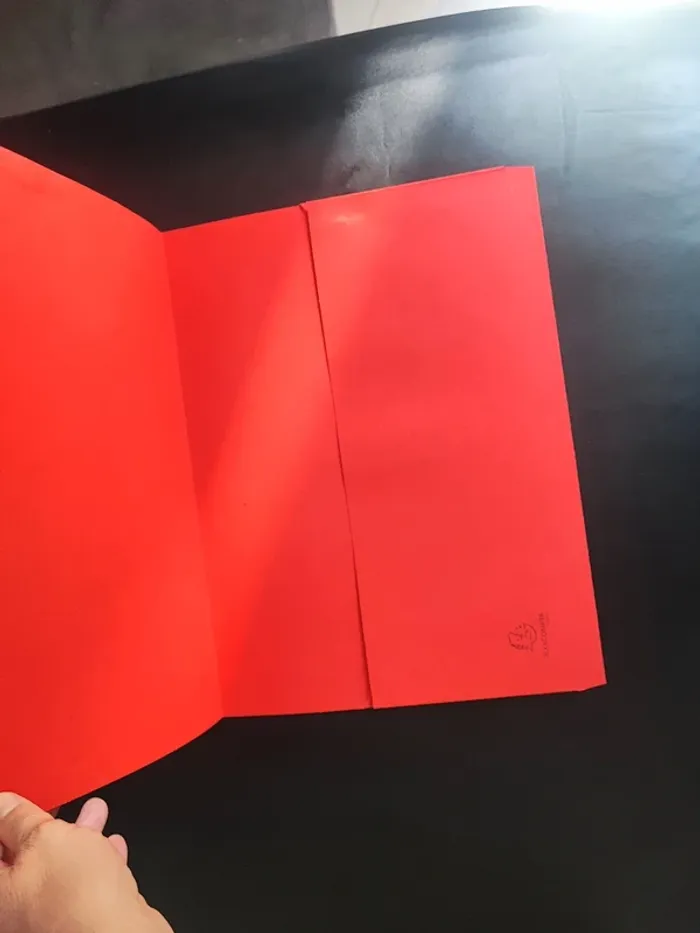 Pochette cartonnée sans élastique
