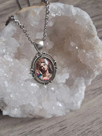 Collier médaillon notre dame du rosaire
