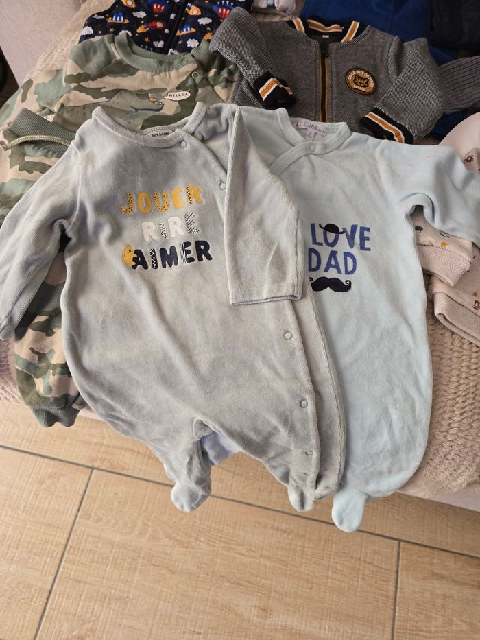 Très gros lot vêtements 6 mois hiver - photo numéro 5