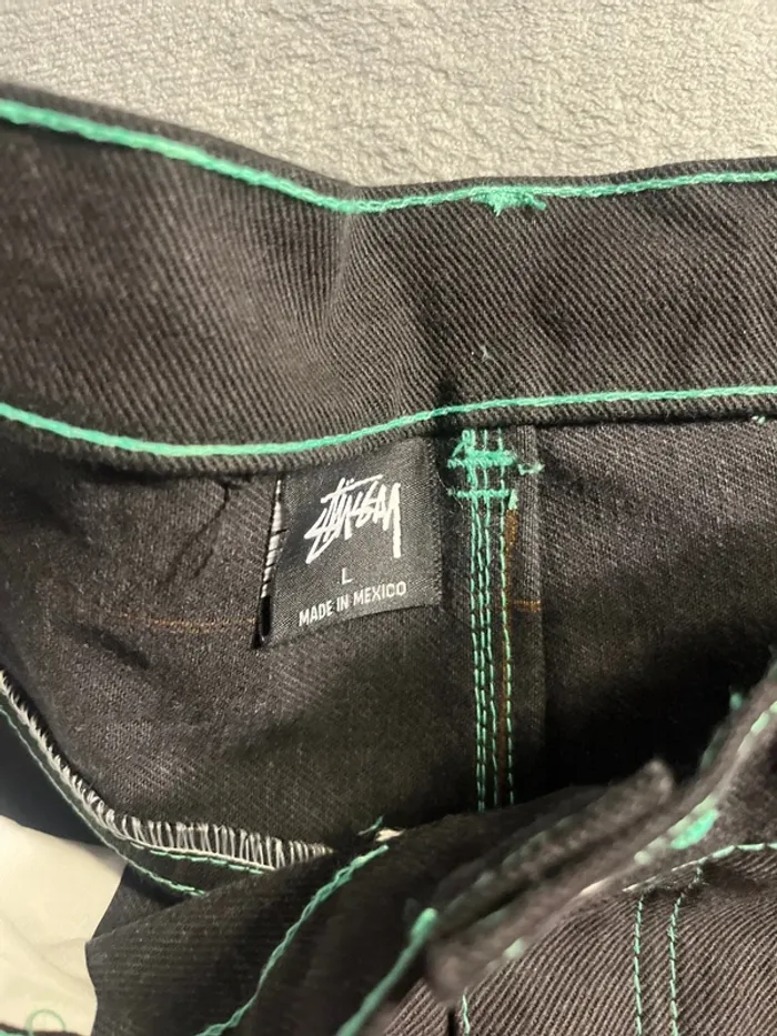 Short/Jort Stussy Black Embroidered Green Forest Big Logo Back – Taille L - photo numéro 7