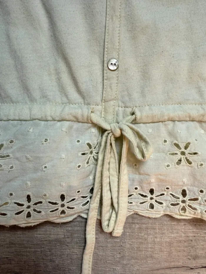 Débardeur jaune pastel à fines bretelles – Détails brodés - photo numéro 3