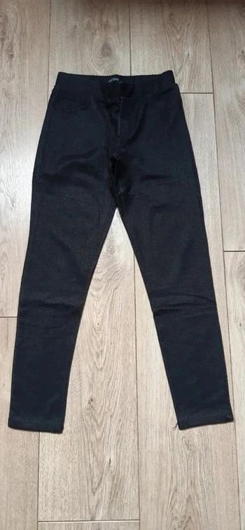 Pantalon jegging "in extenso" noir 10 ans en parfait état