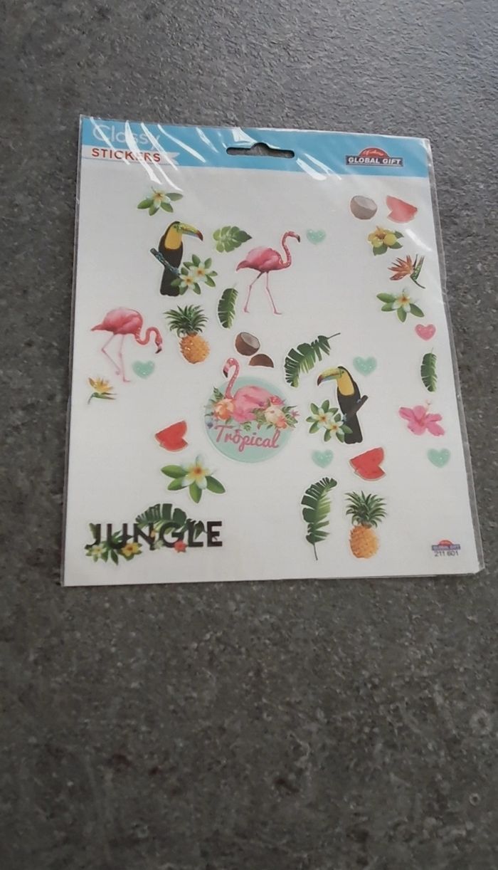 A donner dans un lot : Planche de stickers