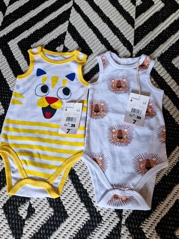 2 bodies débardeurs 6 mois DPAM