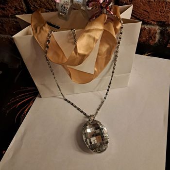 Collier argenté avec style cristal en verre