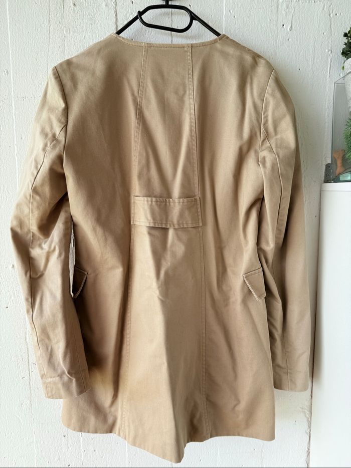 Veste Camaïeu Porté une fois comme neuf  Etiquette taille et composition coupée car trop longue  Tout doublé  Détails cf photos Prix d'achat 60€ - photo numéro 8