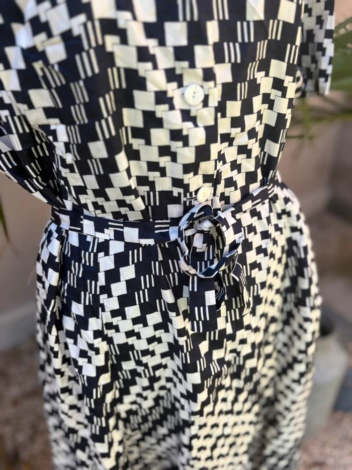 Robe à motif des années 70 - en très bon état - taille 42/XL - photo numéro 3