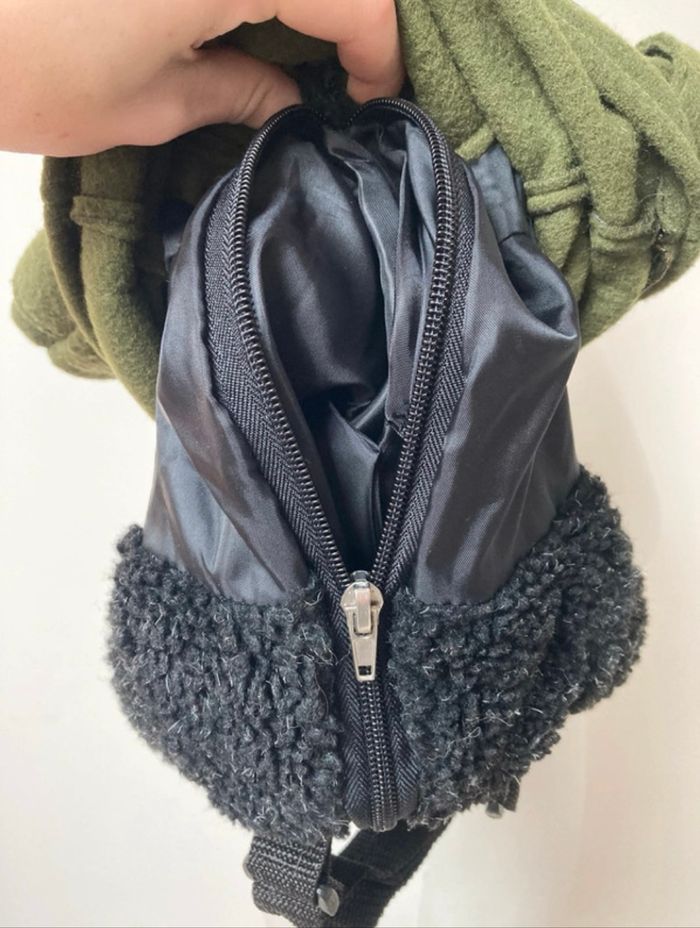 Sac à dos ours en peluche noir et kaki 🧸 - photo numéro 6