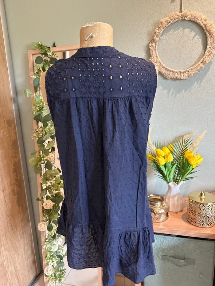 Très belle blouse en broderie anglaise femme - photo numéro 4