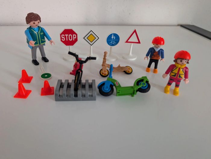 Playmobil 5571 enfants avec agents de la sécurité routière - photo numéro 2