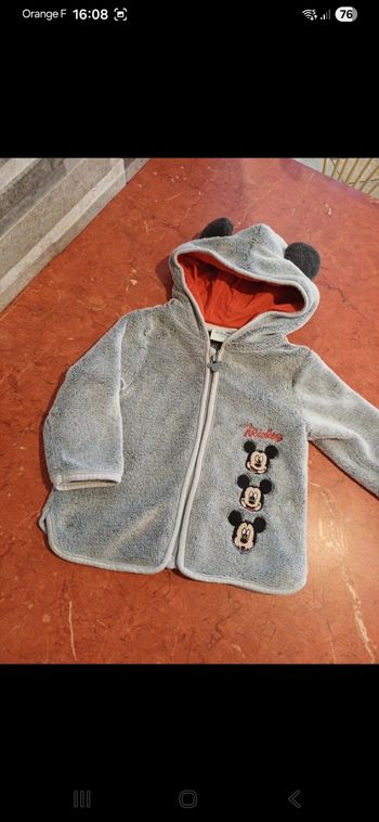 Sweat bébé taille 6 mois