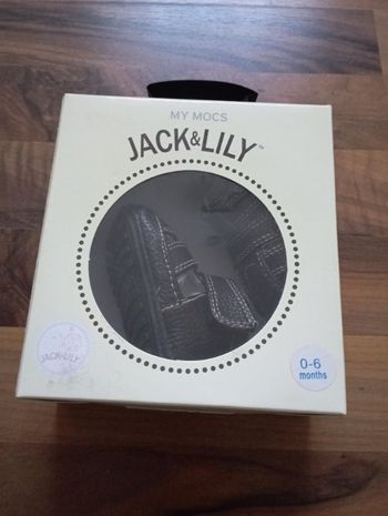 Chaussures neuves cuirs 0/6mois