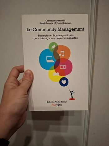 Livre le community management diateino