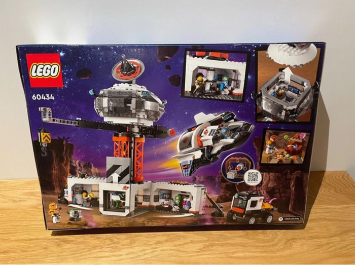 Lego City 60434 La station spatiale et la base de lancement de fusées - photo numéro 6