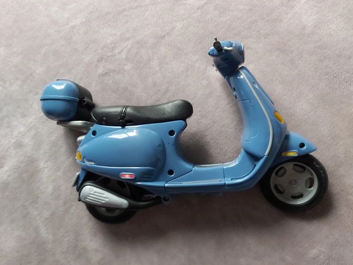 Scooter pour poupée