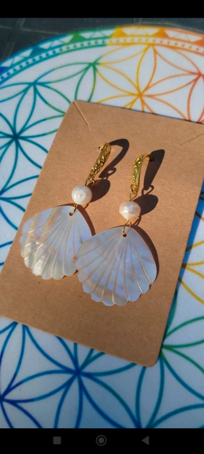 Boucles d'Oreilles en Or Gravé avec 🐚 Coquilles d'Ormeau AAA et Perles de Nacre aux Éclats Japonais - photo numéro 4