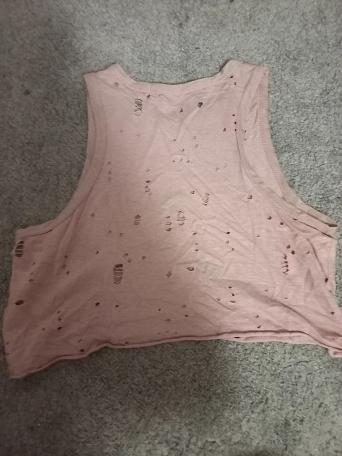 Top court troués - photo numéro 2