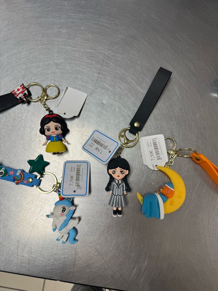 Lot porte clés Disney neuf