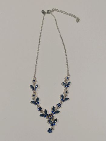 Collier fantaisie papillon fleur bleu 📿