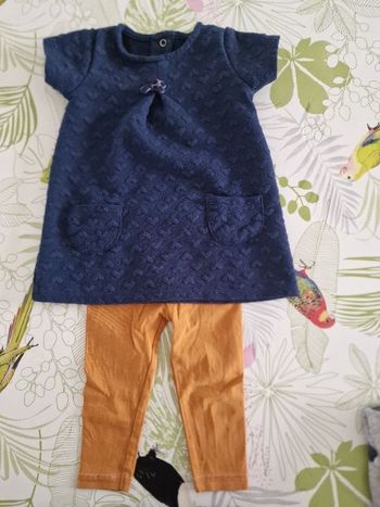 Ensemble Robe + leeging taille 12 mois