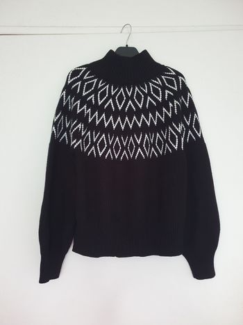 Pull col montant style jacquard