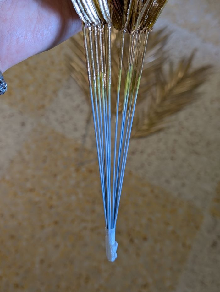 Lot de fausses feuilles dorées neuves - photo numéro 4
