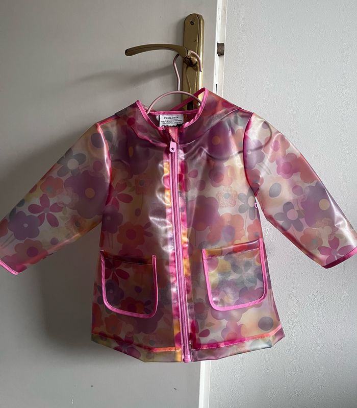 Ciré Imperméable transparent bébé fille motifs fleurs Taille 9-12mois Primark