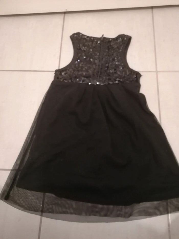 Robe de fête portée une fois comme neuve taille 5 ans - photo numéro 2