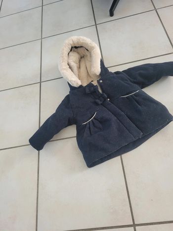 Manteau à capuche  neuf Tape à l œil doublé polaire  taille 12mois