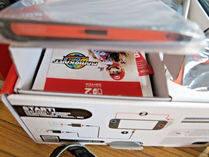 Console Nintendo Switch 2 + lot Mario Kart World - photo numéro 4