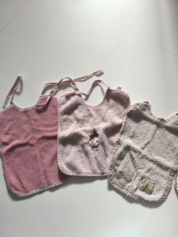Lot de 3 bavoirs faits main  en très bon état 
