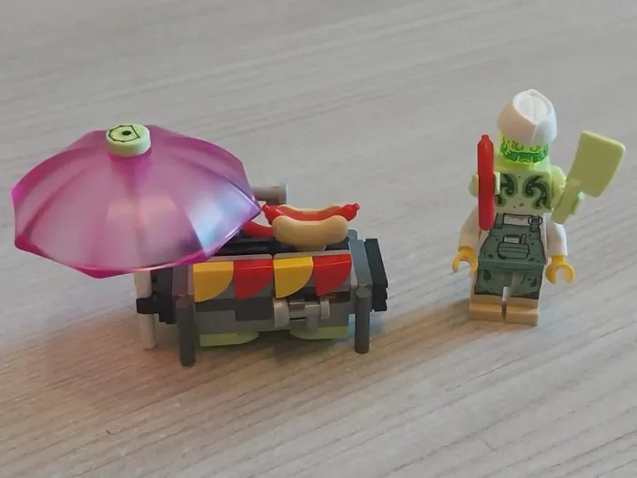 Figurine lego hidden side fluorescent