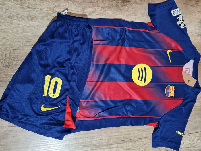 Maillot football FC Barcelone - Lamine yamal - Taille 28 - 12 ans