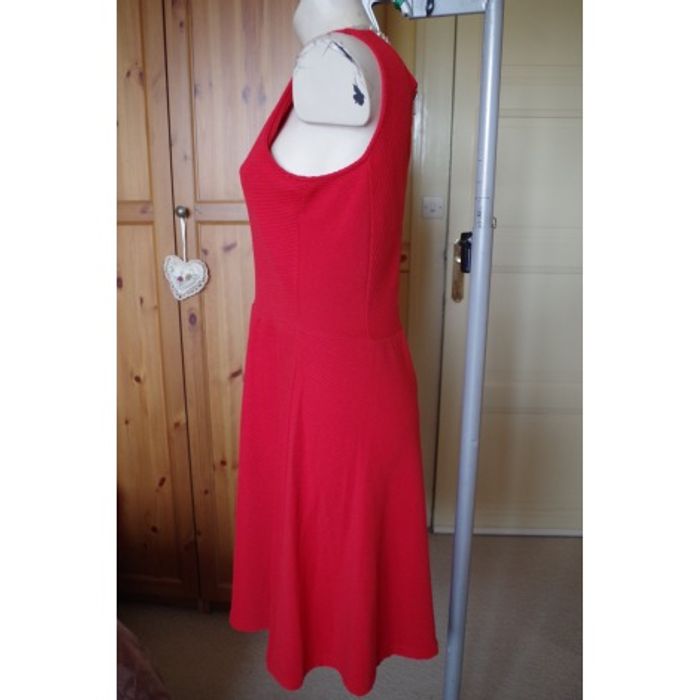 Karl Marc John – Robe rouge - Taille 38 - photo numéro 4