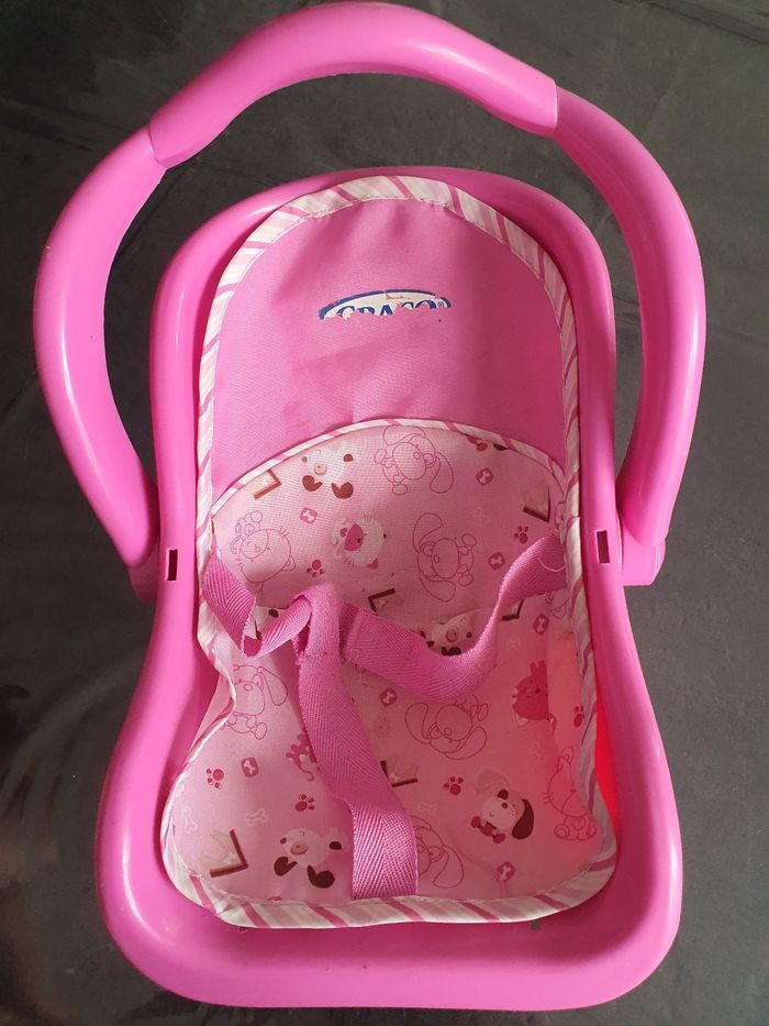 Bébé dans son cosy - photo numéro 3