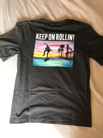 t-shirt skateur