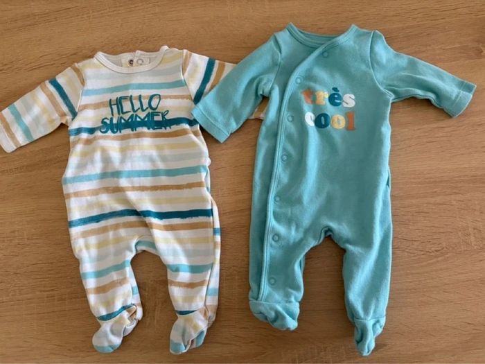 Lot 2 pyjamas bébé 1 mois Kiabi - Colorés - Très bon état