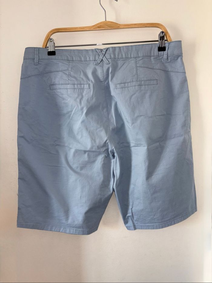 Short femme C&A taille 46 bleu clair en très bon état - photo numéro 4